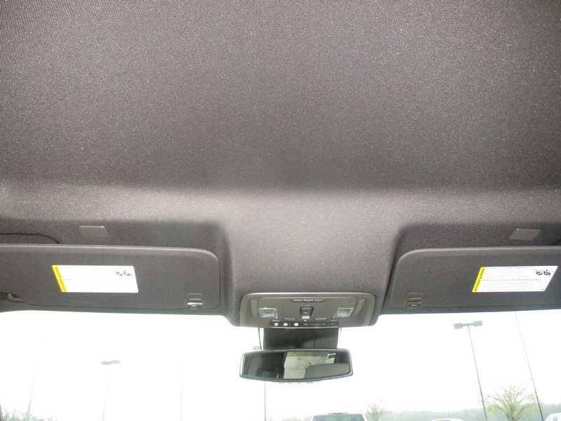 GMC Sierra 1500 SLT Crew Cab 4WD 2026