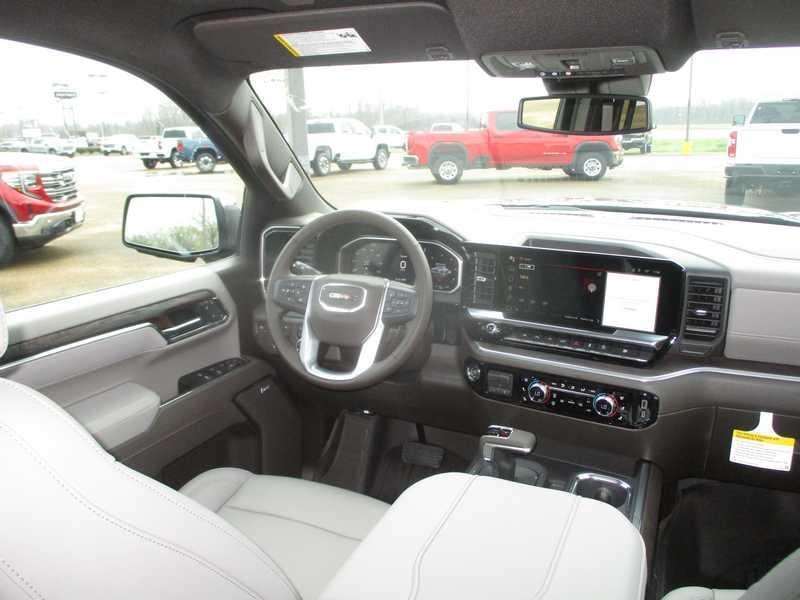 GMC Sierra 1500 SLT Crew Cab 4WD 2026