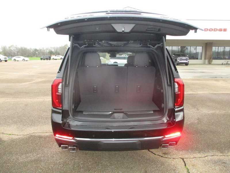 GMC Yukon AT4 4D SUV 4WD 2026