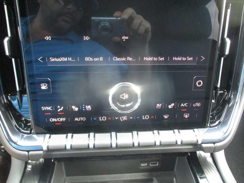 GMC Yukon AT4 4D SUV 4WD 2026