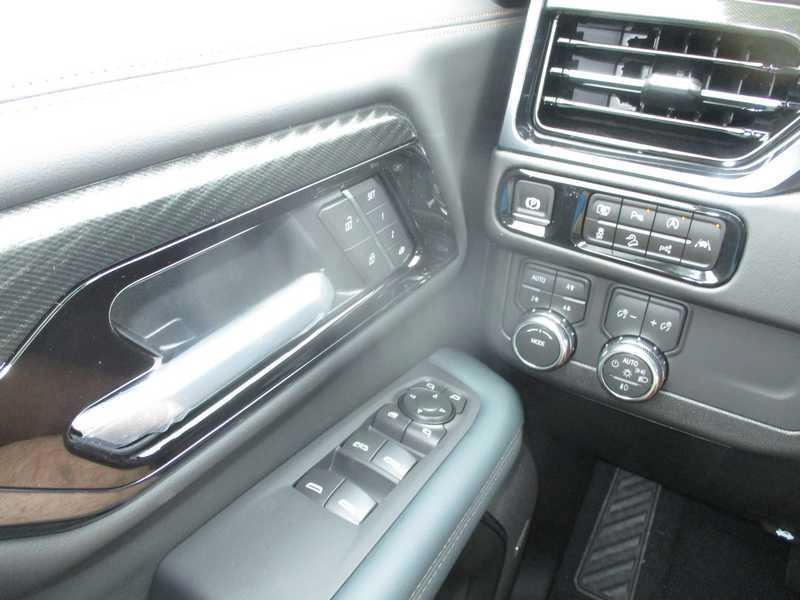 GMC Yukon AT4 4D SUV 4WD 2026