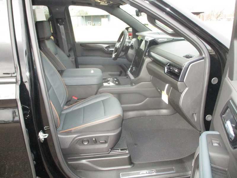 GMC Yukon AT4 4D SUV 4WD 2026