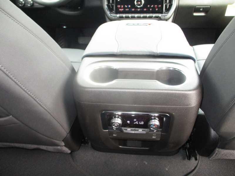 GMC Yukon AT4 4D SUV 4WD 2026