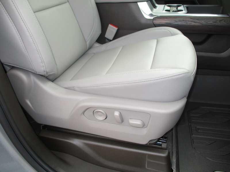 GMC Sierra 2500HD SLT Crew Cab 2WD 2026