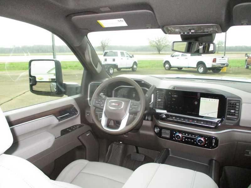 GMC Sierra 2500HD SLT Crew Cab 2WD 2026