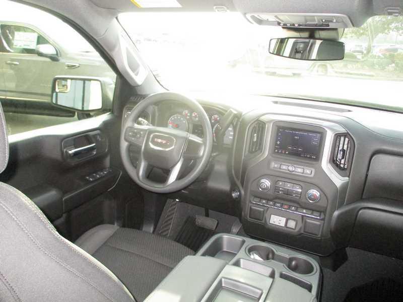 GMC Sierra 1500 Pro Crew Cab Short Box 4WD 2026