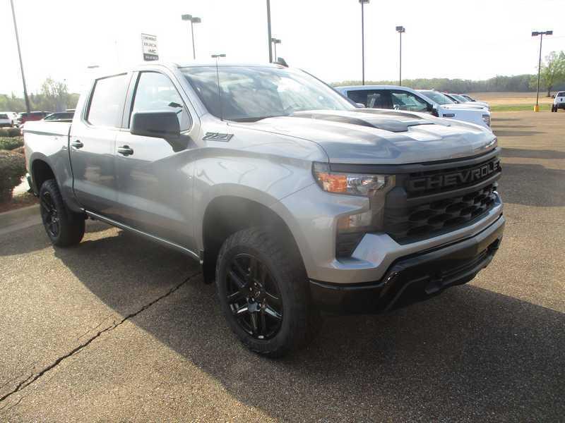 2026 Chevrolet Silverado 1500 Trail Boss Custom Crew Cab 4WD