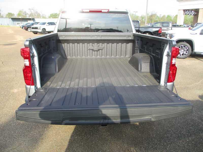 Chevrolet Silverado 1500 Trail Boss Custom Crew Cab 4WD 2026