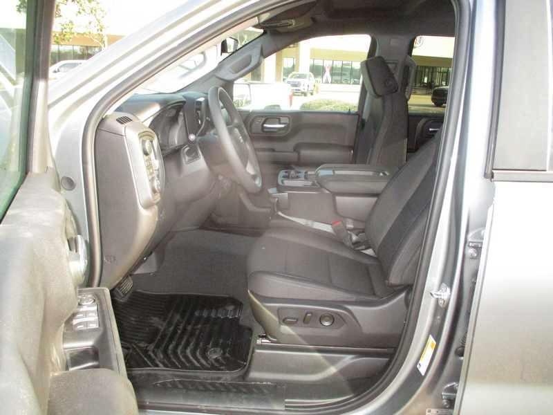 Chevrolet Silverado 1500 Trail Boss Custom Crew Cab 4WD 2026