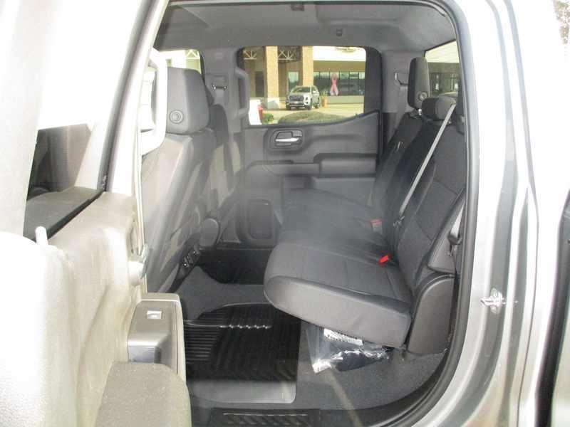 Chevrolet Silverado 1500 Trail Boss Custom Crew Cab 4WD 2026