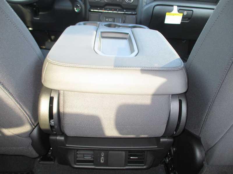 Chevrolet Silverado 1500 Trail Boss Custom Crew Cab 4WD 2026