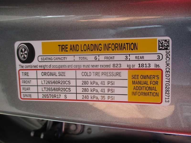 Chevrolet Silverado 1500 Trail Boss Custom Crew Cab 4WD 2026