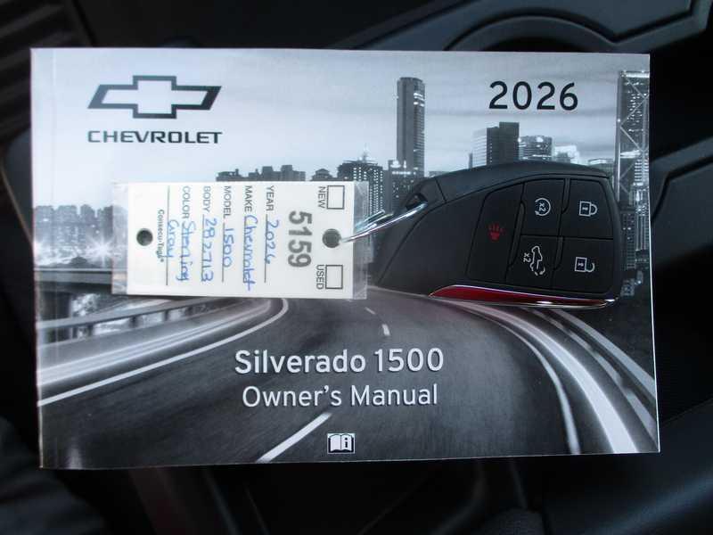 Chevrolet Silverado 1500 Trail Boss Custom Crew Cab 4WD 2026