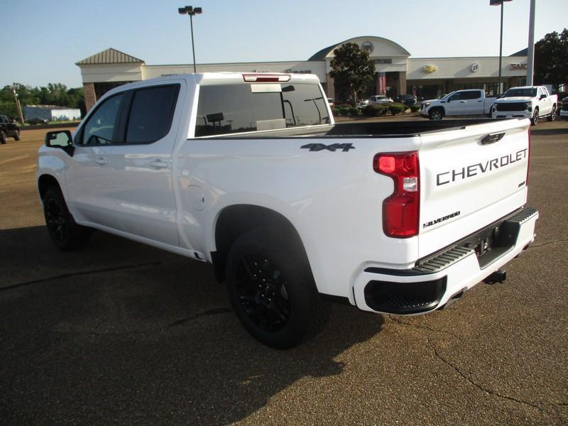 Chevrolet Silverado 1500 RST Crew Cab 4WD 2026