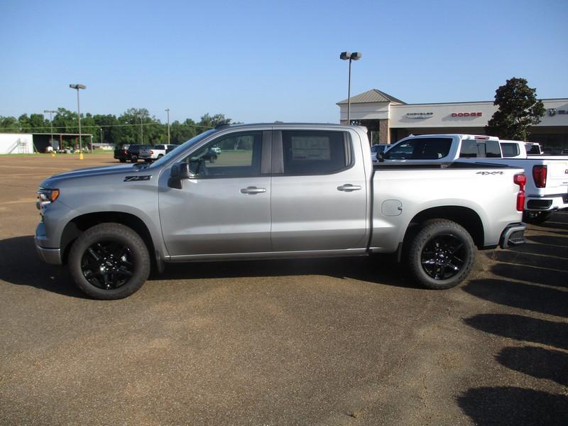 Chevrolet Silverado 1500 RST Crew Cab 4WD 2026