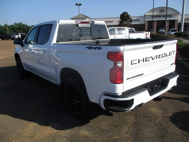 Chevrolet Silverado 1500 RST Crew Cab 4WD 2026