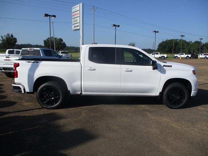 Chevrolet Silverado 1500 RST Crew Cab 4WD 2026