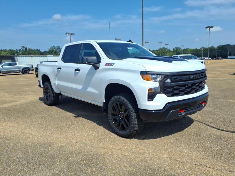 2026 Chevrolet Silverado 1500 Trail Boss Custom Crew Cab 4WD