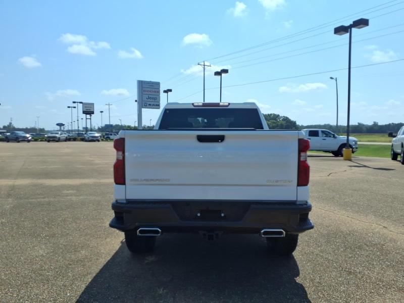 Chevrolet Silverado 1500 Trail Boss Custom Crew Cab 4WD 2026