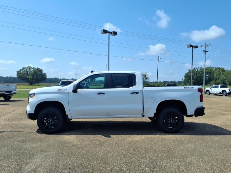 Chevrolet Silverado 1500 Trail Boss Custom Crew Cab 4WD 2026
