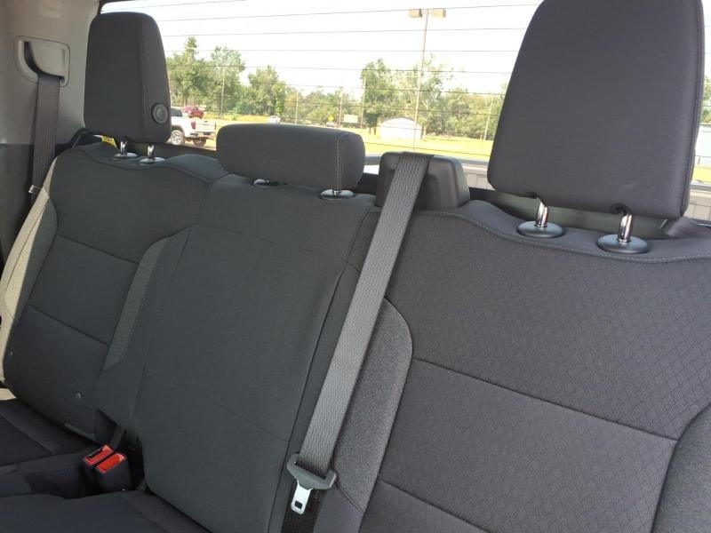 Chevrolet Silverado 1500 Trail Boss Custom Crew Cab 4WD 2026