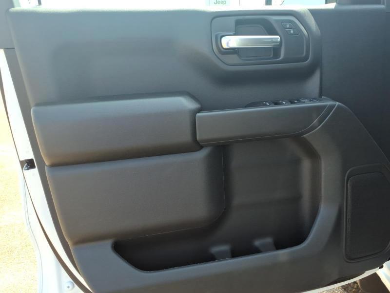 Chevrolet Silverado 1500 Trail Boss Custom Crew Cab 4WD 2026