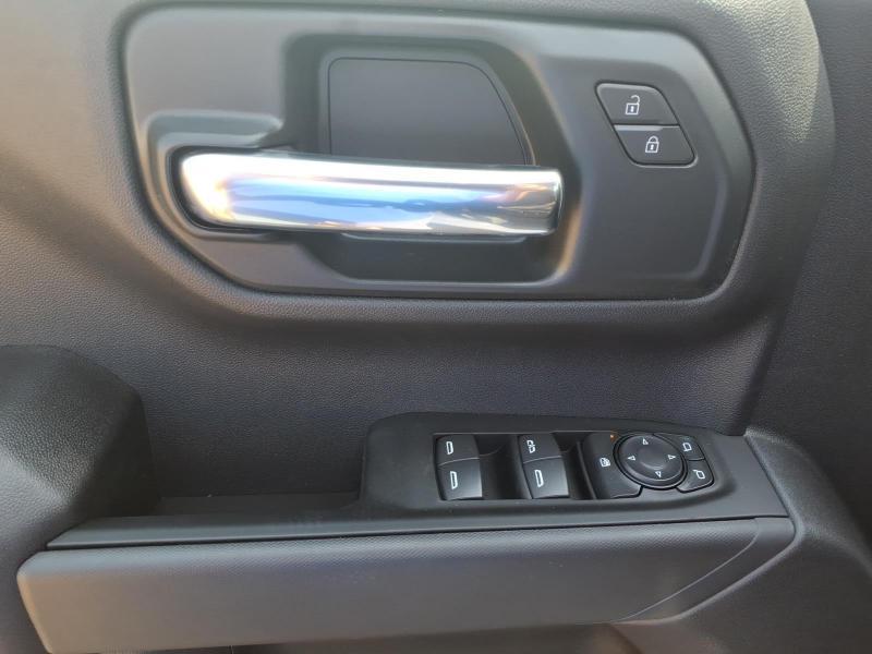 Chevrolet Silverado 1500 Trail Boss Custom Crew Cab 4WD 2026