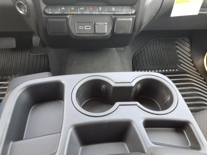 Chevrolet Silverado 1500 Trail Boss Custom Crew Cab 4WD 2026