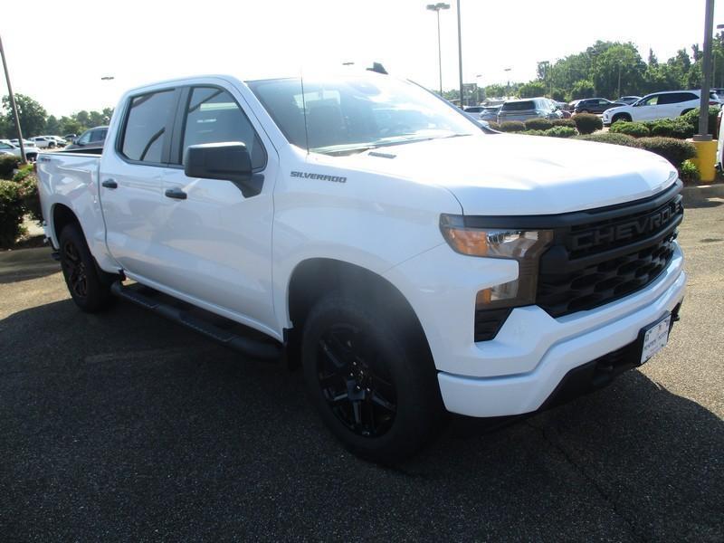 2026 Chevrolet Silverado 1500 Custom Crew Cab 4WD