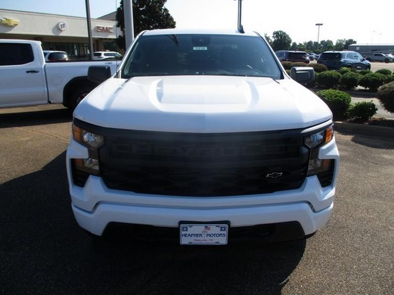 Chevrolet Silverado 1500 Custom Crew Cab 4WD 2026