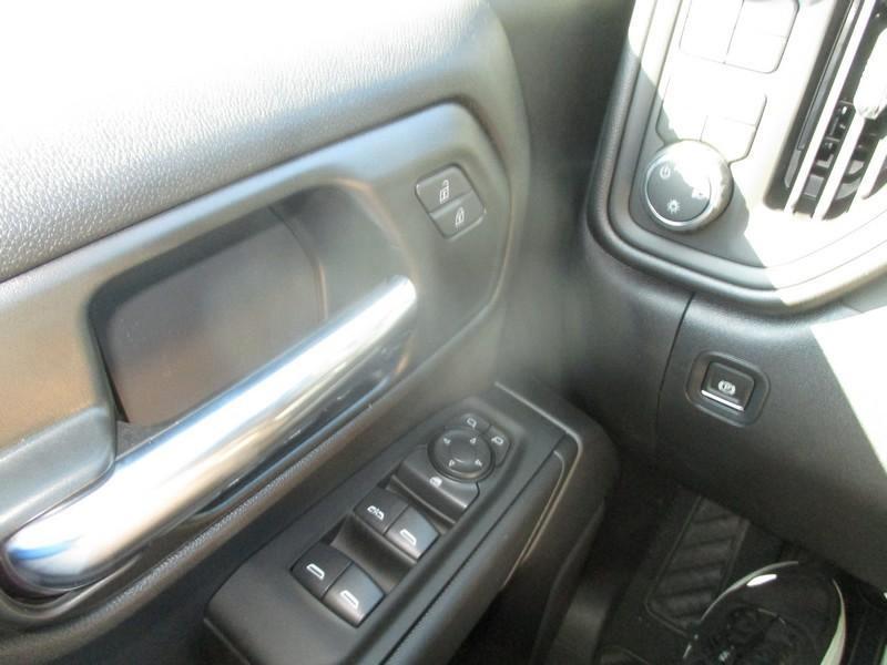 Chevrolet Silverado 1500 Custom Crew Cab 4WD 2026