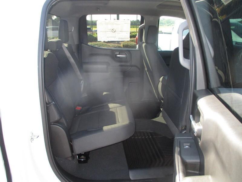 Chevrolet Silverado 1500 Custom Crew Cab 4WD 2026