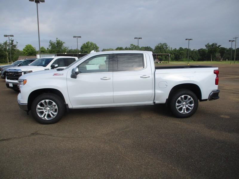 Chevrolet Silverado 1500 LTZ Crew Cab 4WD 2026