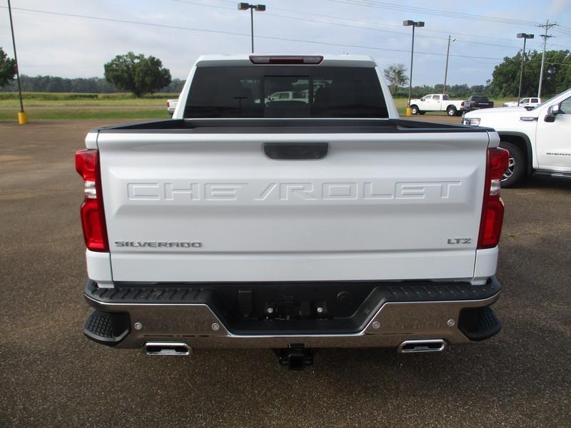 Chevrolet Silverado 1500 LTZ Crew Cab 4WD 2026