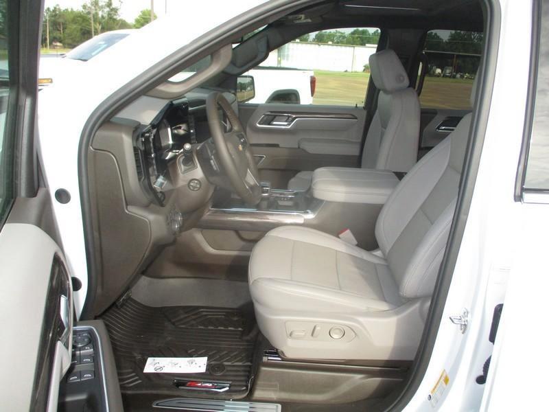 Chevrolet Silverado 1500 LTZ Crew Cab 4WD 2026