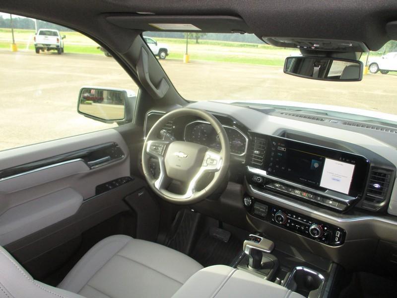 Chevrolet Silverado 1500 LTZ Crew Cab 4WD 2026