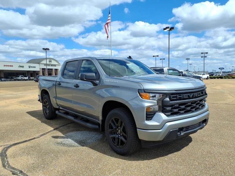 2026 Chevrolet Silverado 1500 Custom Crew Cab 4WD