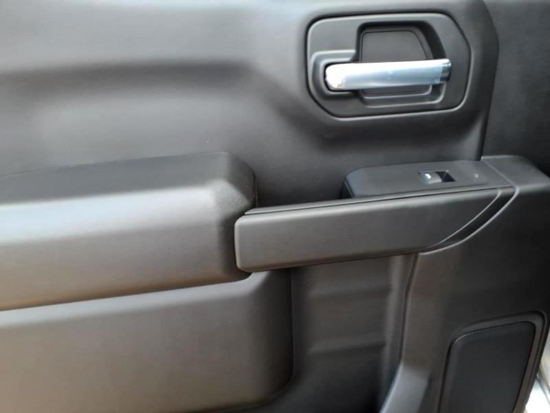 Chevrolet Silverado 1500 Custom Crew Cab 4WD 2026