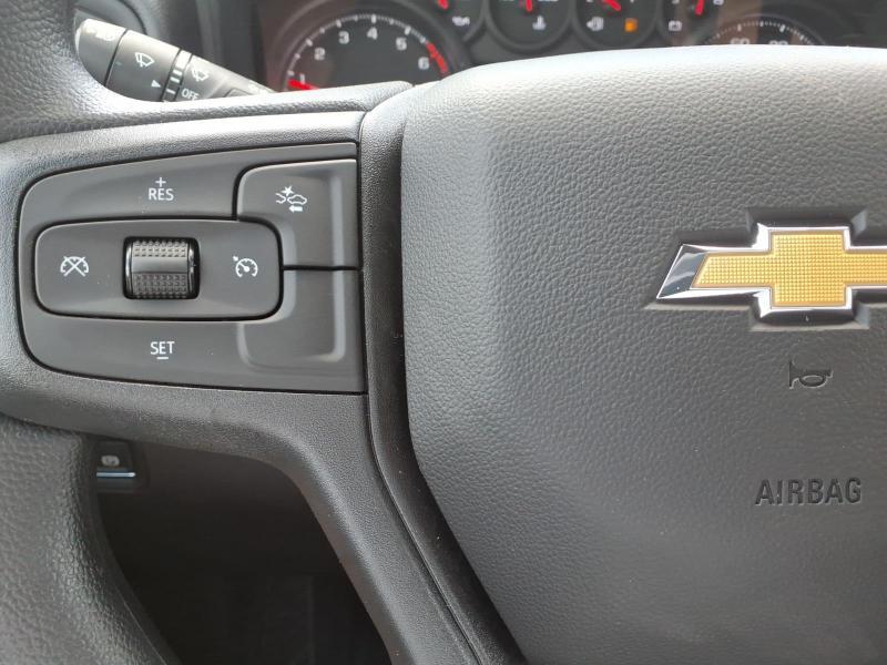 Chevrolet Silverado 1500 Custom Crew Cab 4WD 2026