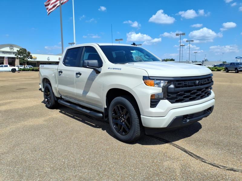 2026 Chevrolet Silverado 1500 Custom Crew Cab 4WD