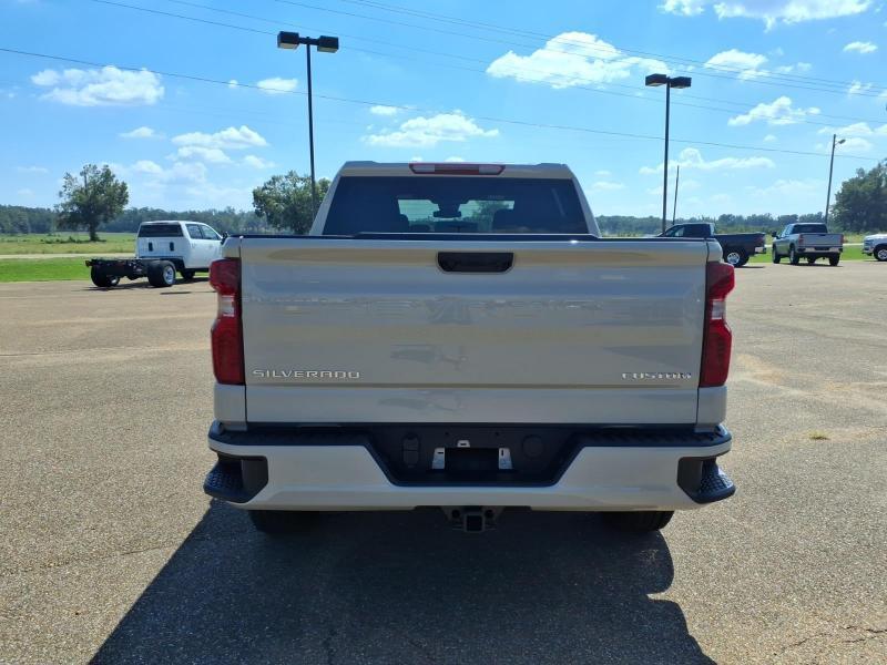 Chevrolet Silverado 1500 Custom Crew Cab 4WD 2026