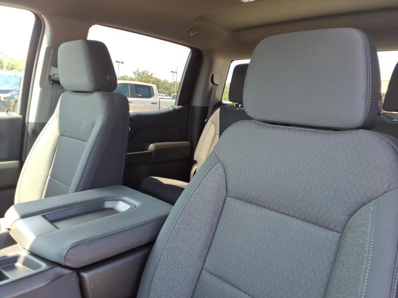 Chevrolet Silverado 1500 Custom Crew Cab 4WD 2026