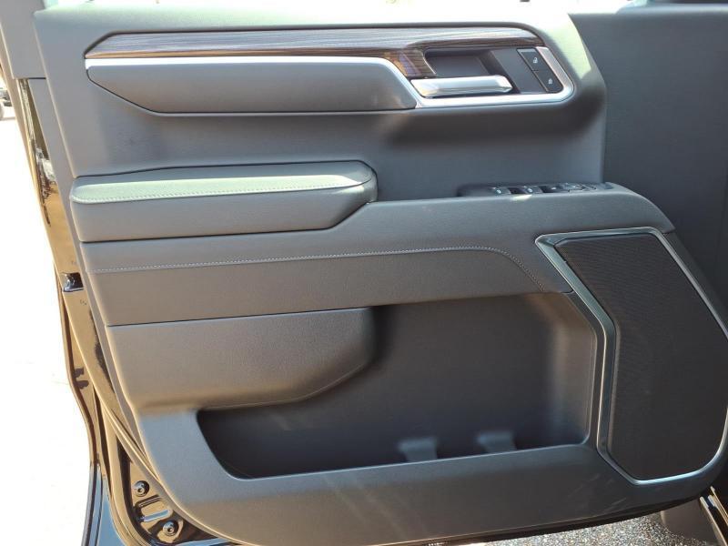 Chevrolet Silverado 1500 RST Select Package Crew Cab 4WD 2026