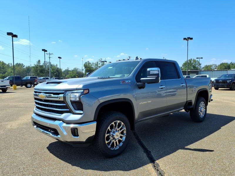 Chevrolet Silverado 2500HD LTZ Crew Cab Long Box 4WD 2026
