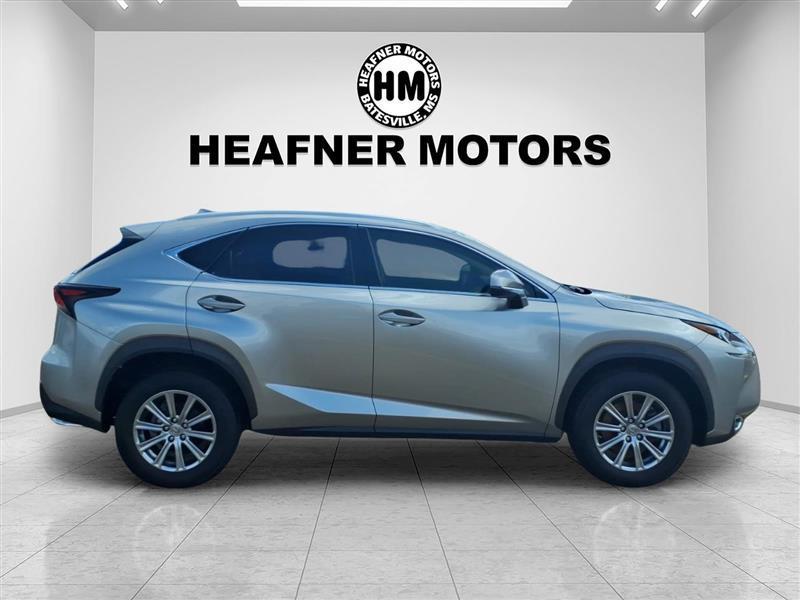 Lexus NX 200t FWD 2017