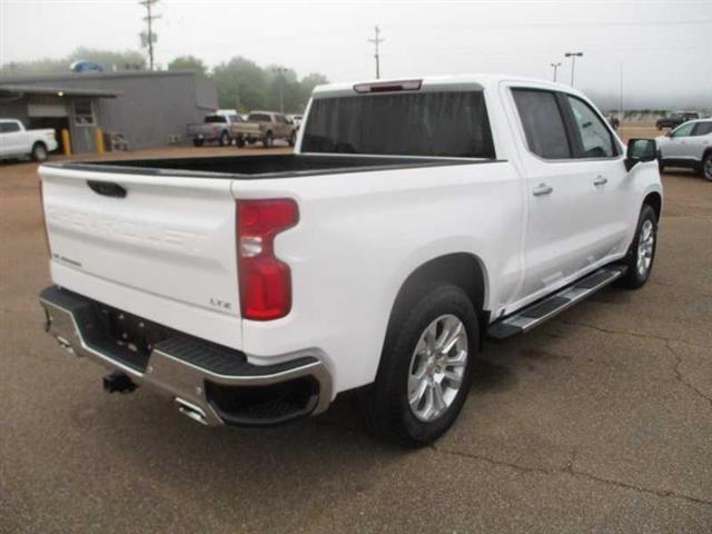 Chevrolet Silverado 1500 LTZ Crew Cab 4WD 2023