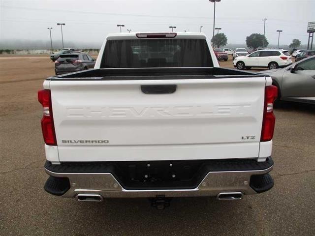 Chevrolet Silverado 1500 LTZ Crew Cab 4WD 2023