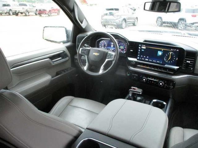 Chevrolet Silverado 1500 LTZ Crew Cab 4WD 2023