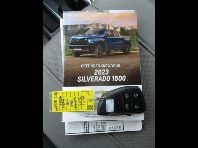 Chevrolet Silverado 1500 LTZ Crew Cab 4WD 2023