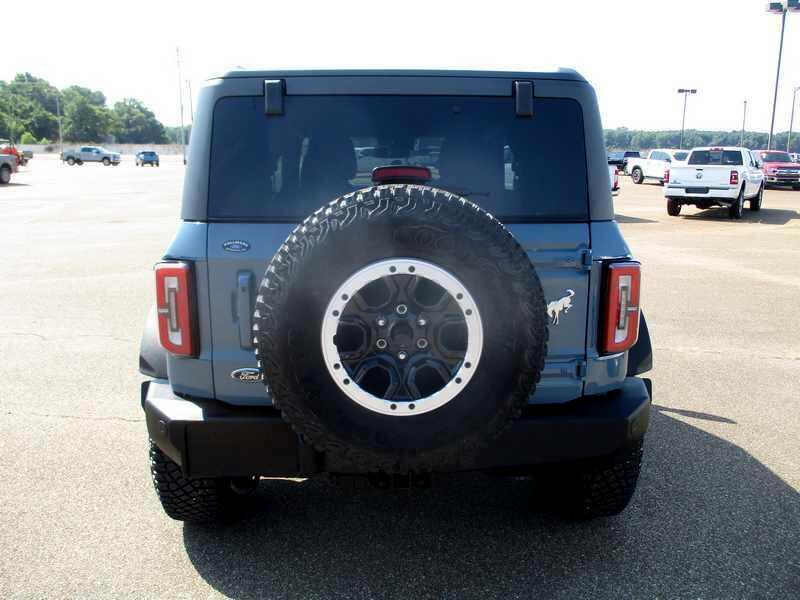 Ford Bronco Outer Banks 2 Door Advanced 4x4 2023 Ford Bronco Outer Banks 2 Door Advanced 4x4 2023